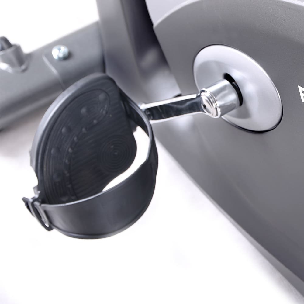 reniruoklio pedalas su dirželiu. reniruoklio pedalas su dirželiu.